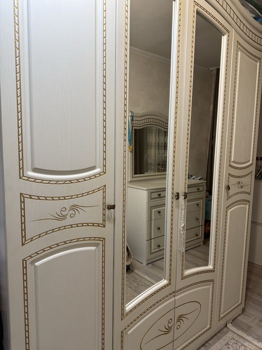 Продаем спальный гарнетур