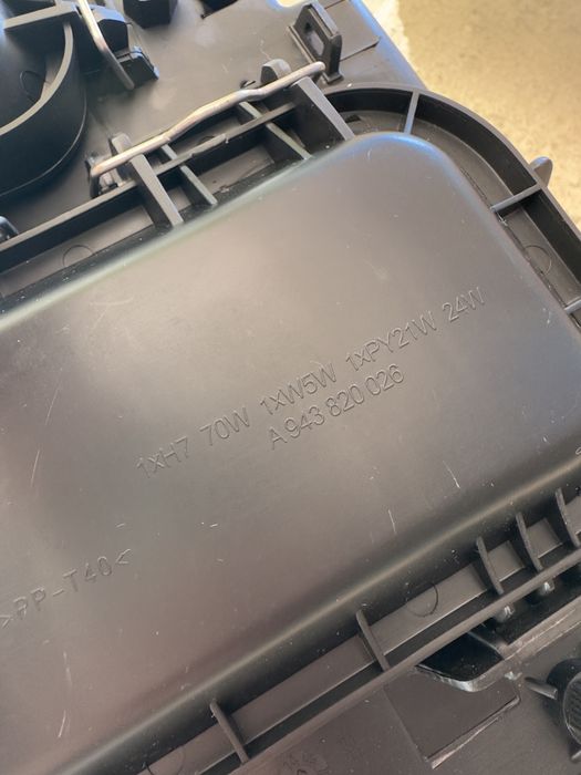 Far Mercedes Actros MP2 / Axor dreapta 2004-2008 NOU OEM