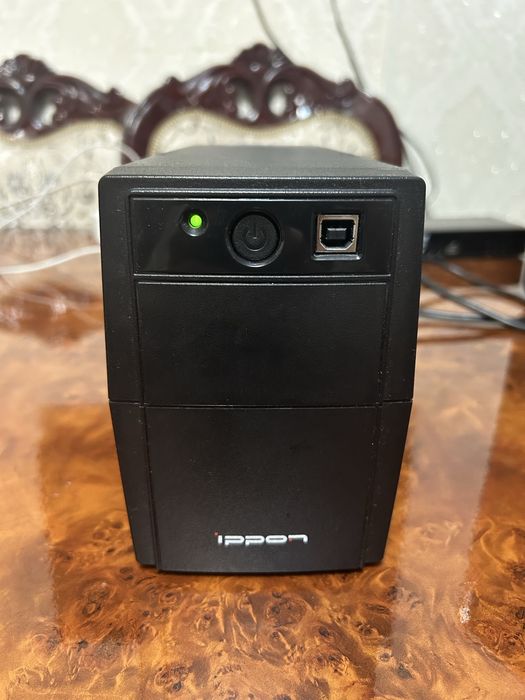 Бесперебойник Ippon