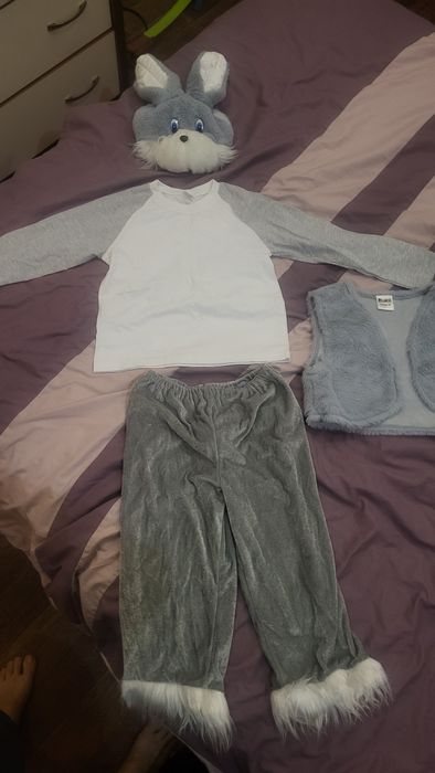Продам костюм зайчика