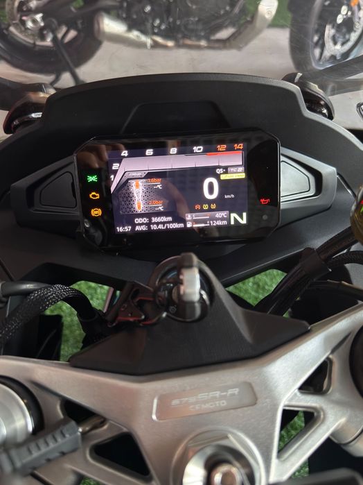 CF Moto 675SR-R 2025 Yil