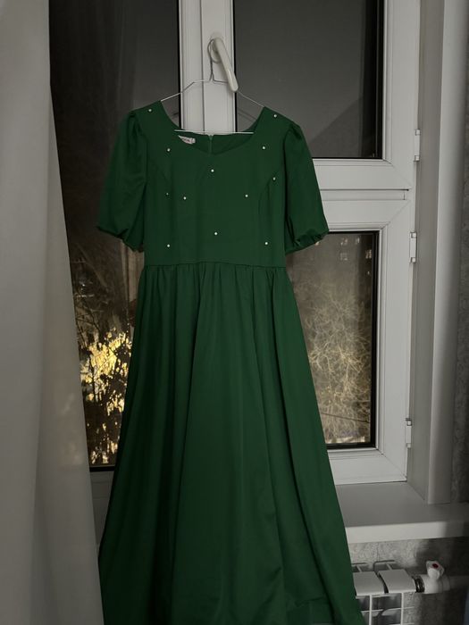 Женский платье