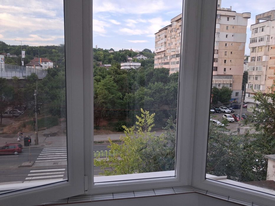 Inchiriez apartament 1 camera