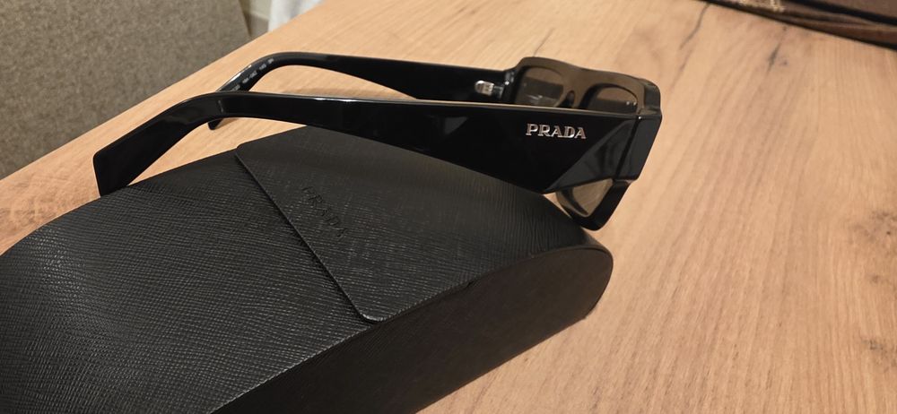 Слънчеви очила Prada