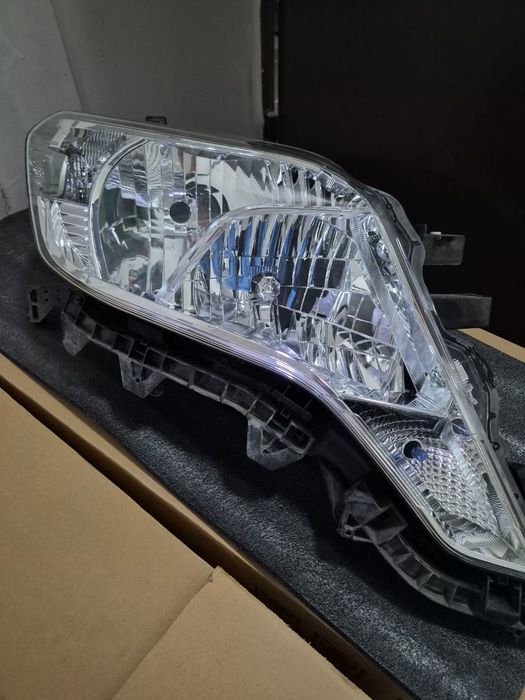 Оригинальные Фары Toyota Land Cruiser Prado 150 15г