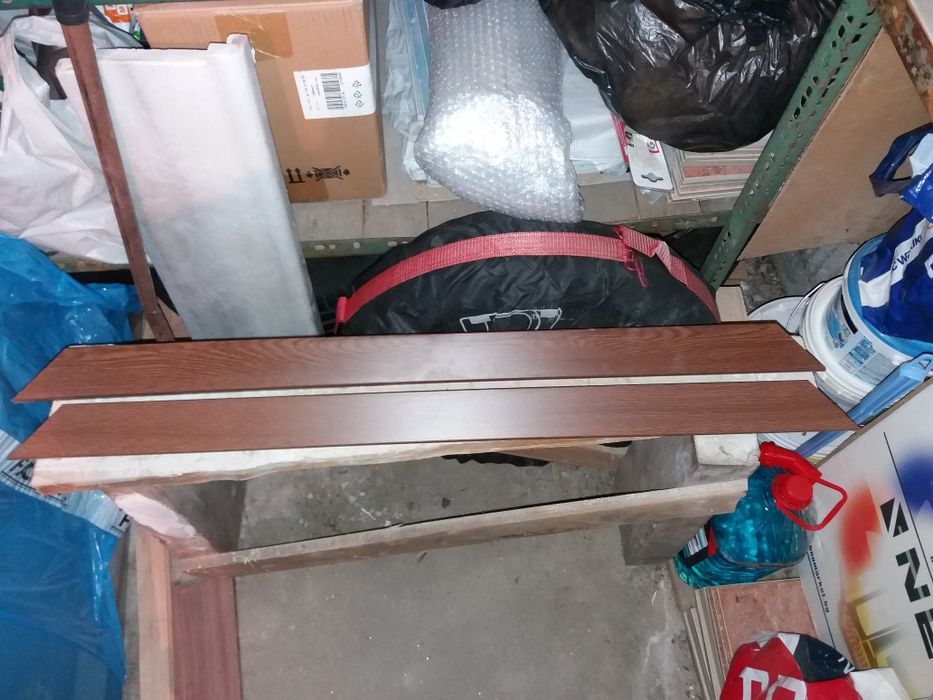 Входна врата с мраморен праг