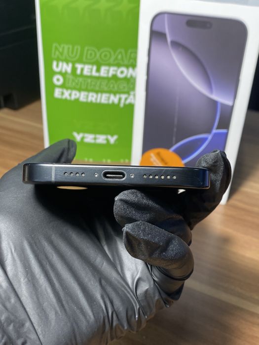 iPhone 16 Pro Max • 512 GB • Black Titanium