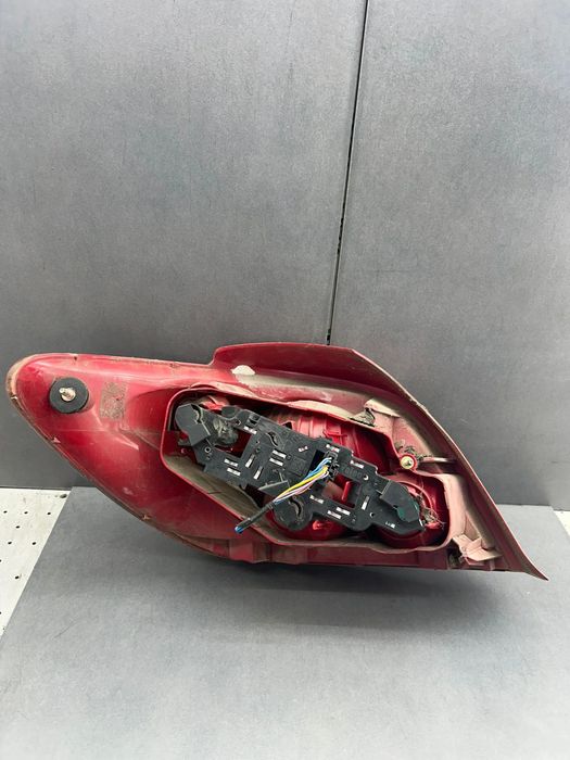 Lampa / Tripla stop dreapta pe aripa Peugeot 307 2001 1.6 MT (109 hp)