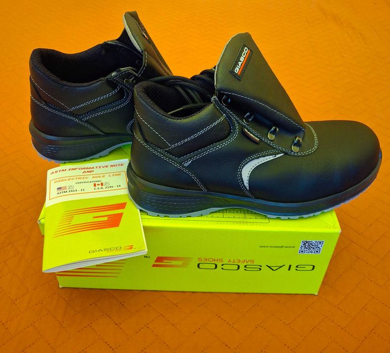 Vând bocanci de lucru Giasco