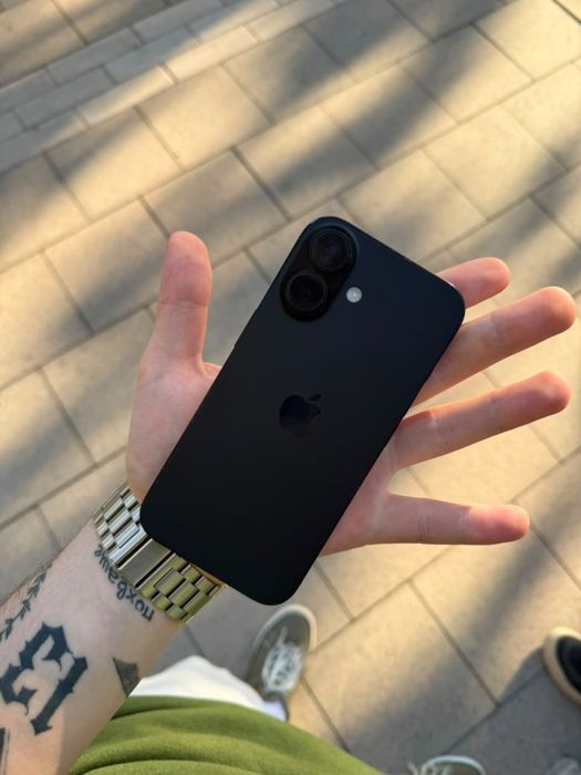 iPhone 16 256 ГБ — обмен на модель выше