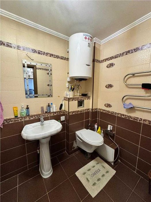 Продам 2-комнатную в городе, ул. Ермекова