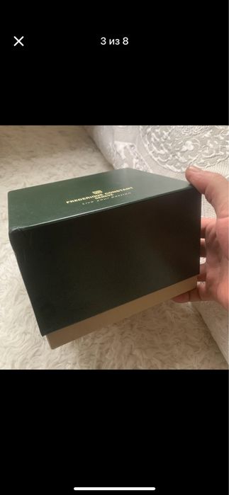 Коробка Frederique Constant от часов пустая.