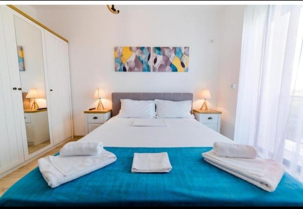 Inchiriez apartament