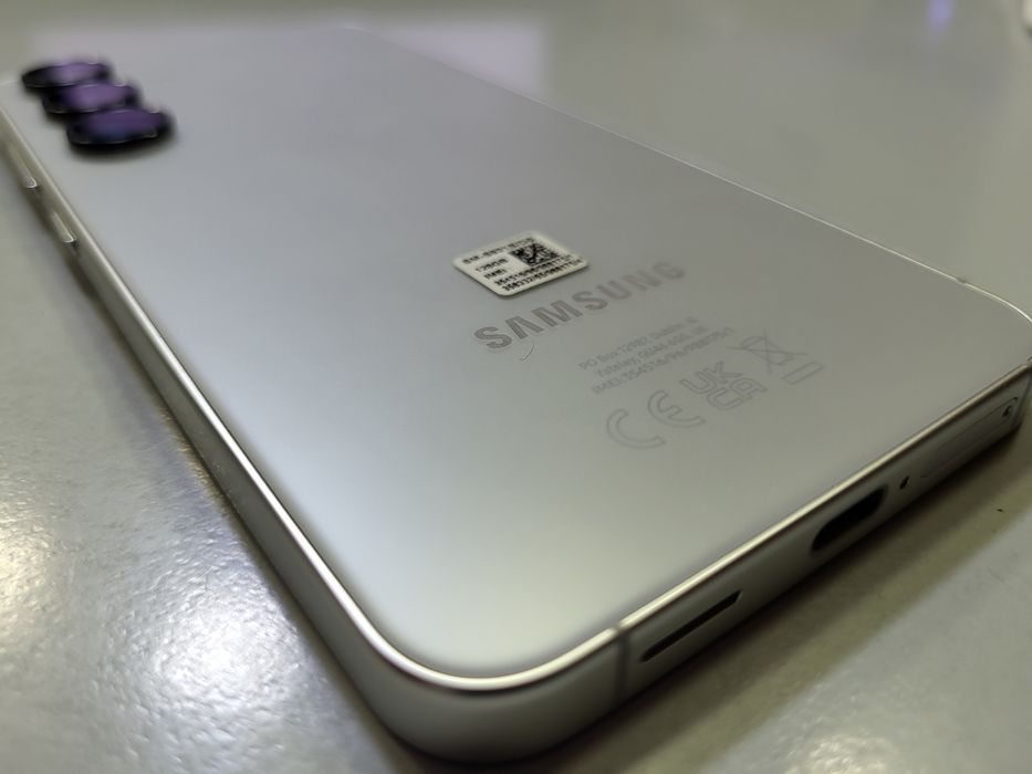Samsung s24 Alb Sidef impecabil ca nou poze reale