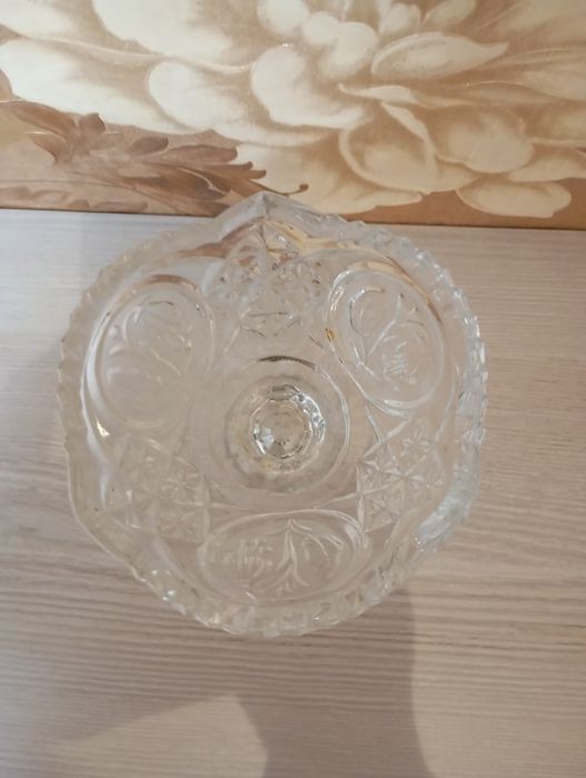 Хрустальная ваза конфетница