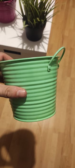 Декоративна / изкуствена саксия с трева / растение