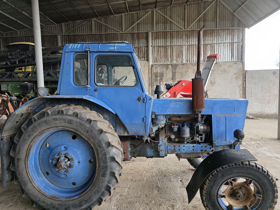 Трактор и пресс прф180.