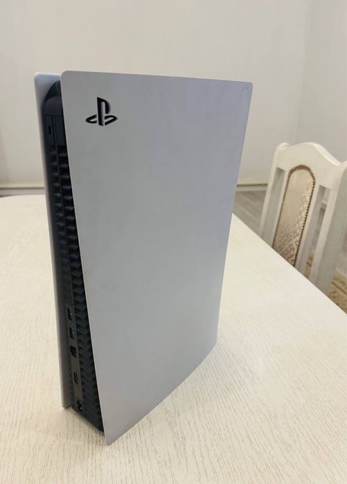 Продам playstation 5 1tb диски в подарок