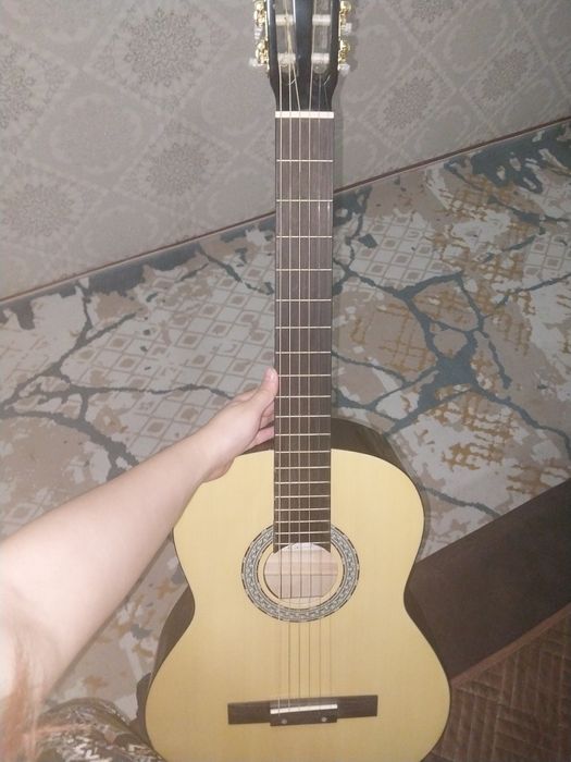 Продам гитару хорошего качества