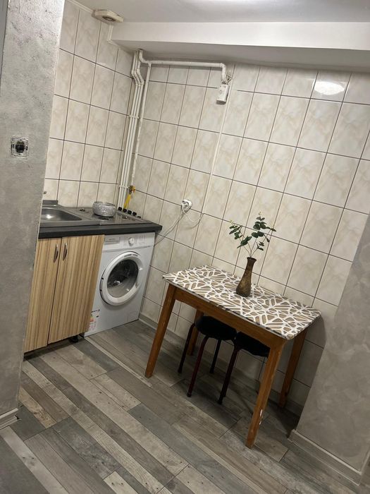 Închiriez apartament 2 camere Mansarda