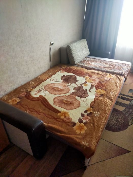 Диван угловой продам