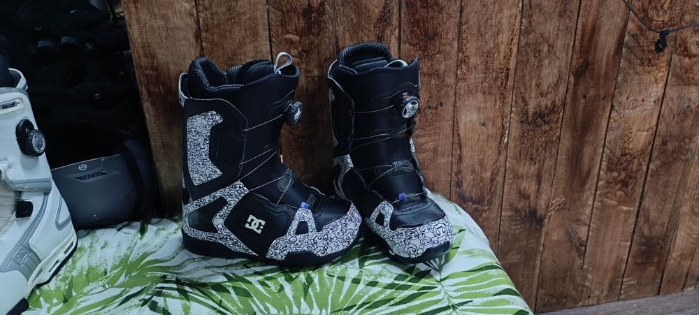 Ботинки для сноуборда DC 40-42 размер .
