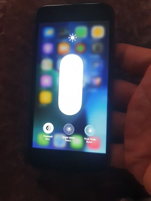 Продам iphone se