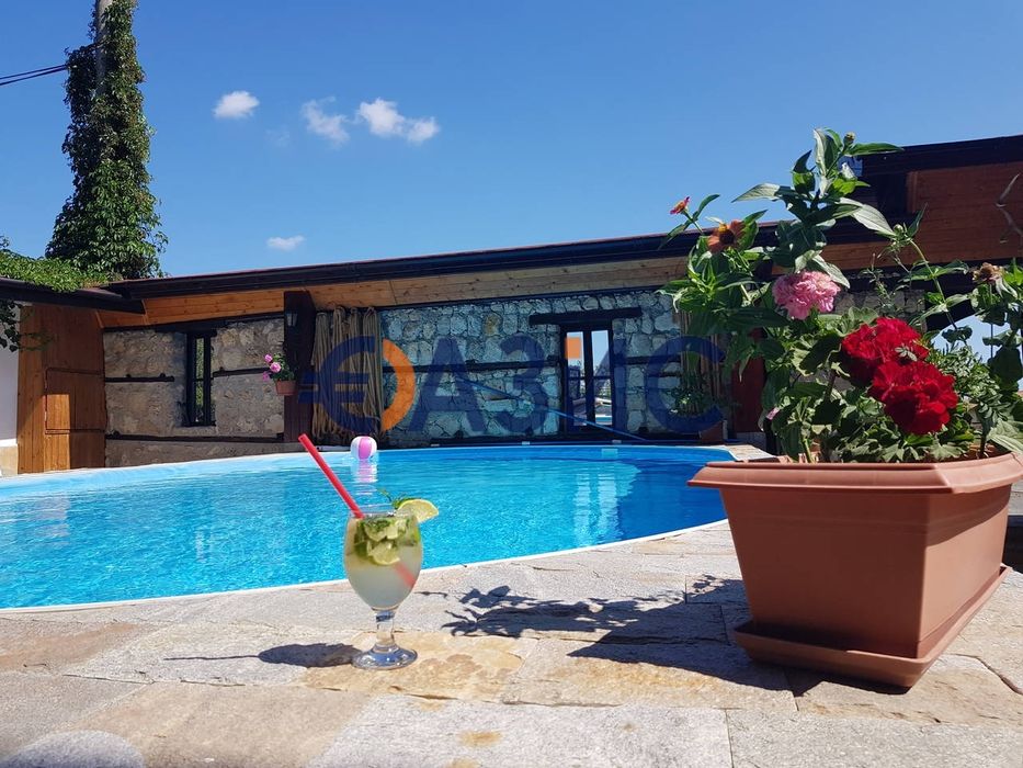 Продава се Хотел в с. Кошарица, Област Бургас - 744 кв.м за 514 €/кв.м - Снимка #6