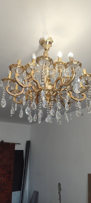 Продам люстры-2шт.