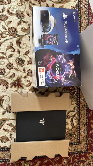 продам PS4 с VR шлемом