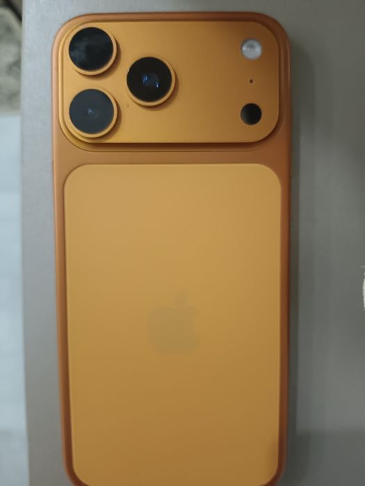 Продам iPhone 17 Pro Max (копия, Android внутри)
Память: 1 ТБ
Телефон