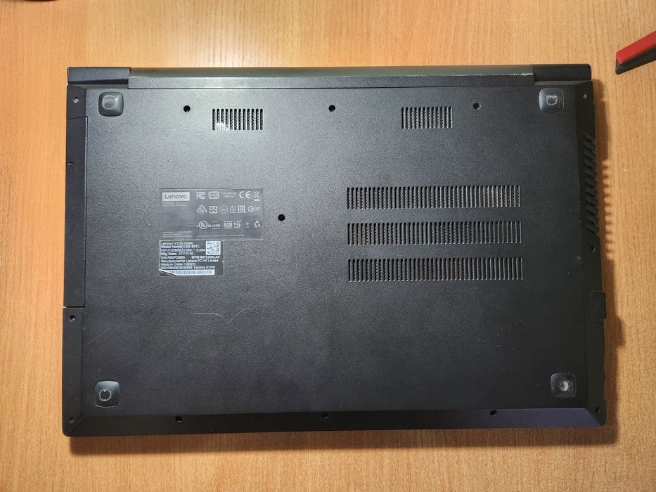 Lenovo V110 Intel i3-6006U 2.3 GHz