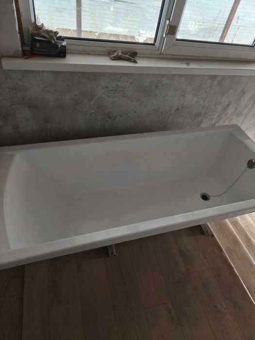 Продается ванна с ножками