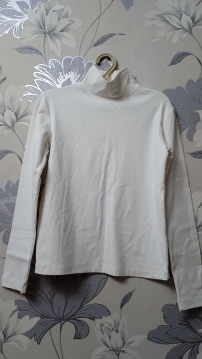 Футболки и брюки девочек