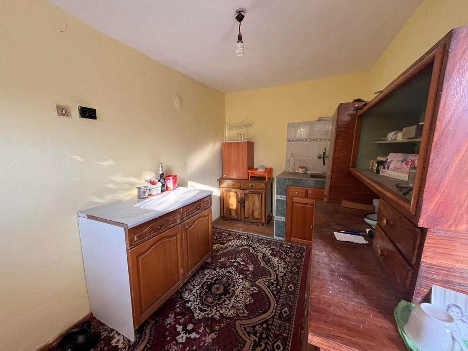 Продава се: Къща РЗП 140 кв.м, двор 675 кв.м, с.Старо Железаре