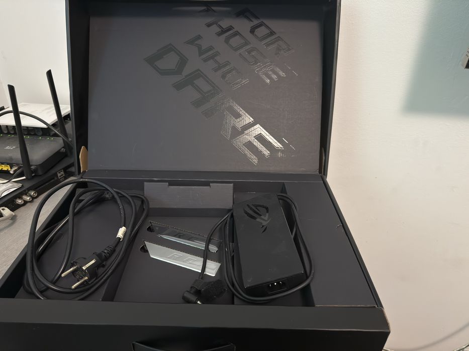 Asus ROG strix scar 15 G533QR-HF009 -Ryzen 9 5900HX/32GB RAM/RTX 3070