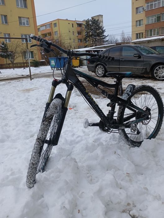 Bicicleta full suspension bergamont pe aer