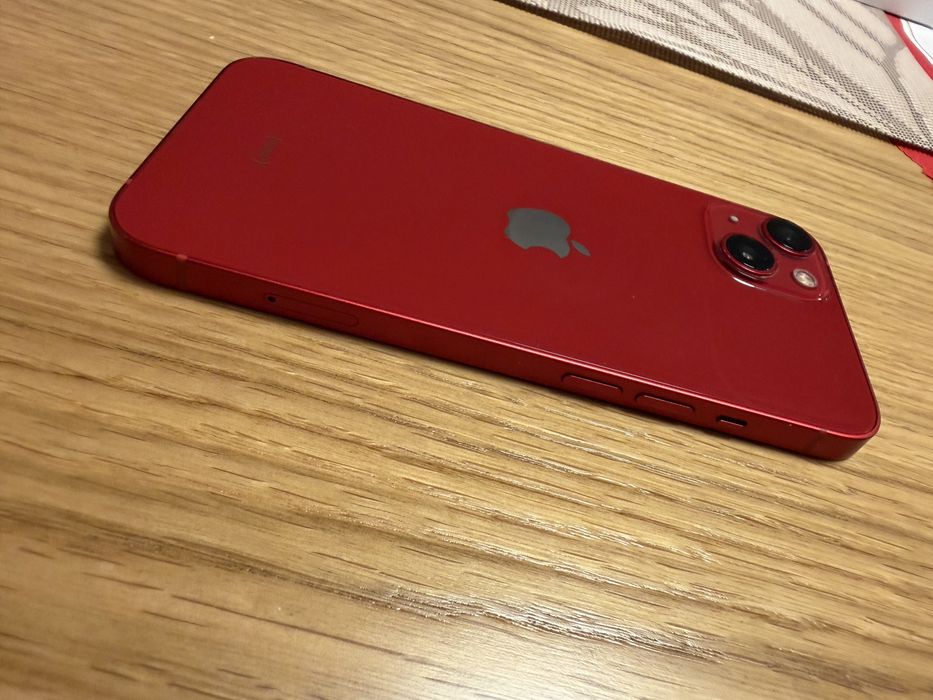 iPhone 13 червен 128 GB