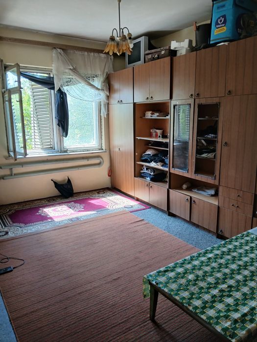 Ijaraga bollarga uy ,makler tolovi yoq kamunalka yoq oyiga  50 dollir