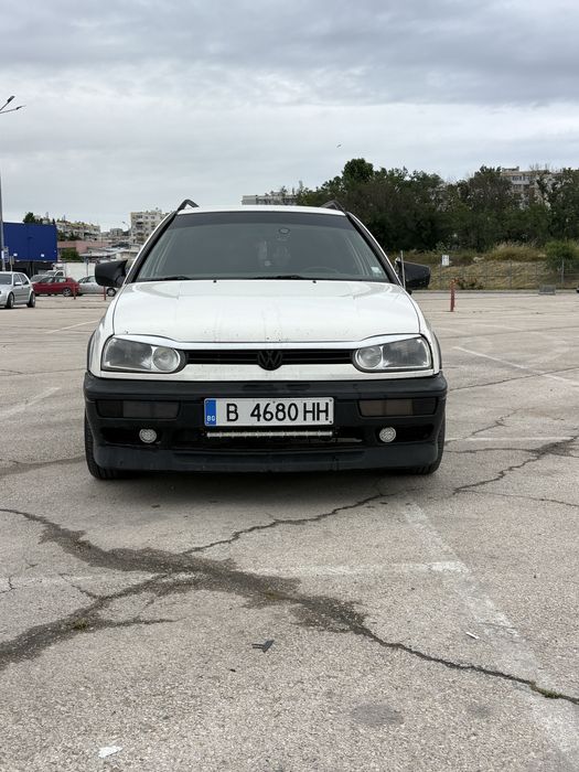 Продавам Golf 3 комби 1.8