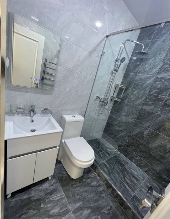 Срочно продаётся квартира Чилонзор 10 новастиройкв