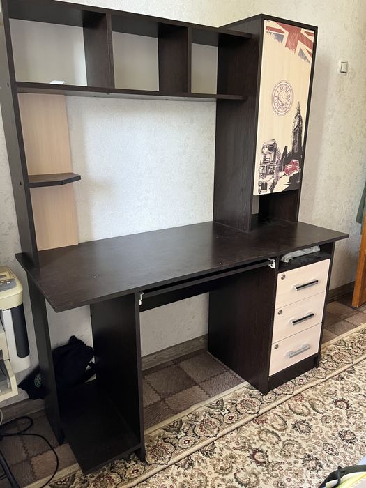 Продается писменный стол