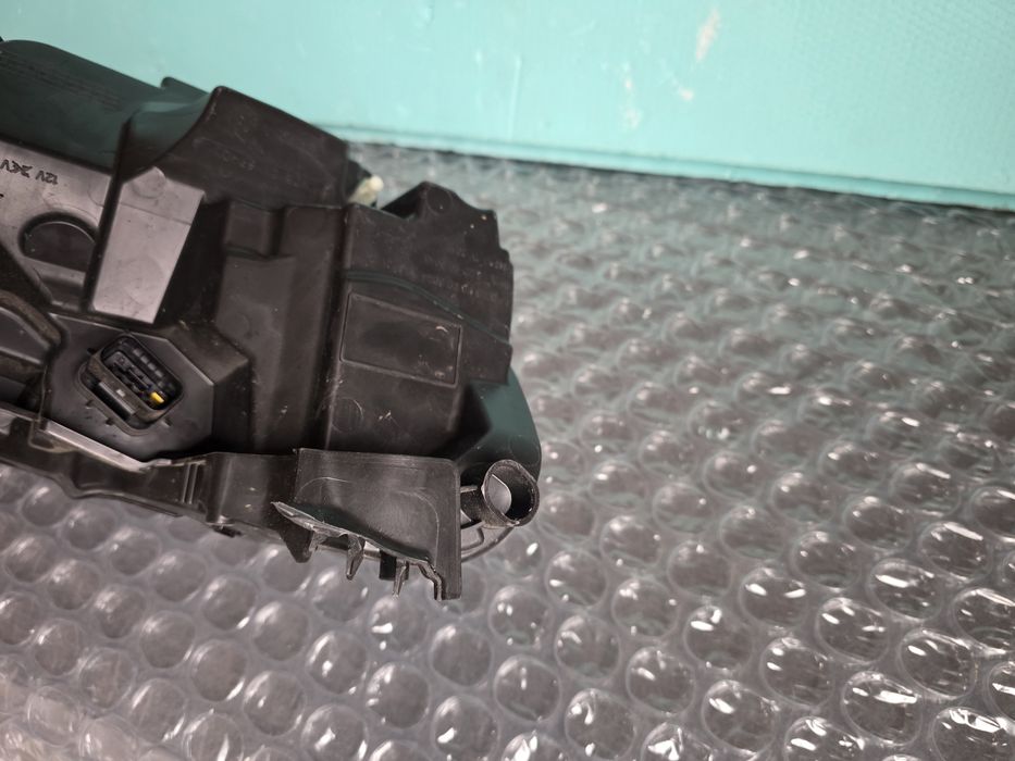 Peugeot 208 LIFT 2008 Full Led 23- 2025 ляв фар