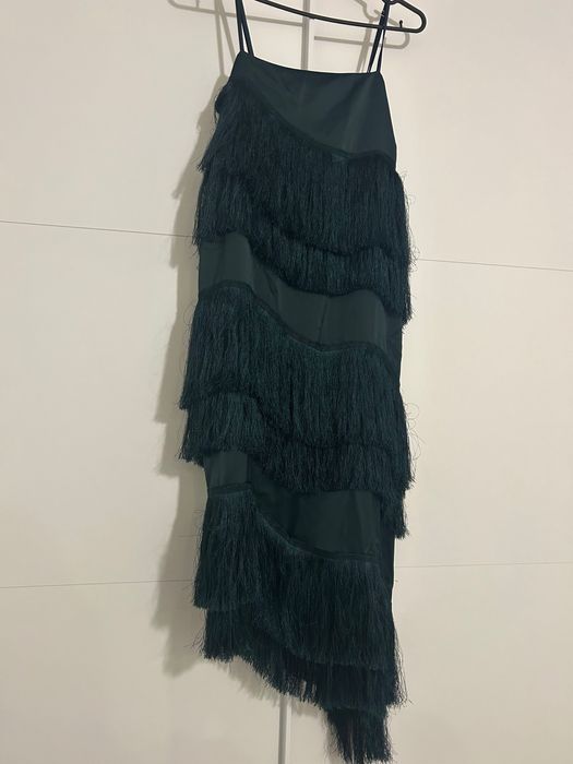 Зелена рокля с ресни