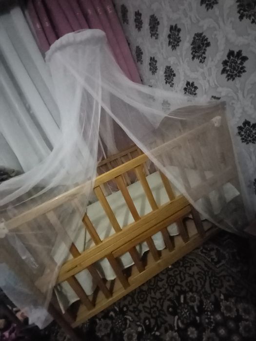 Это кровать очень хорошая и качественная . ТОЛЬКО ДЛЯ  ДЕТЕЙ с 0до4/5.