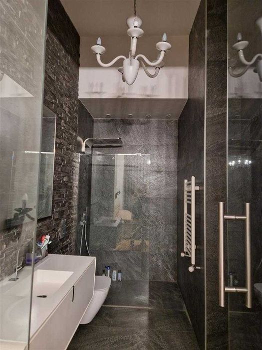 Дава се под наем Тристаен апартамент в София, Левски В - 80 кв.м за 663 € - Снимка #2