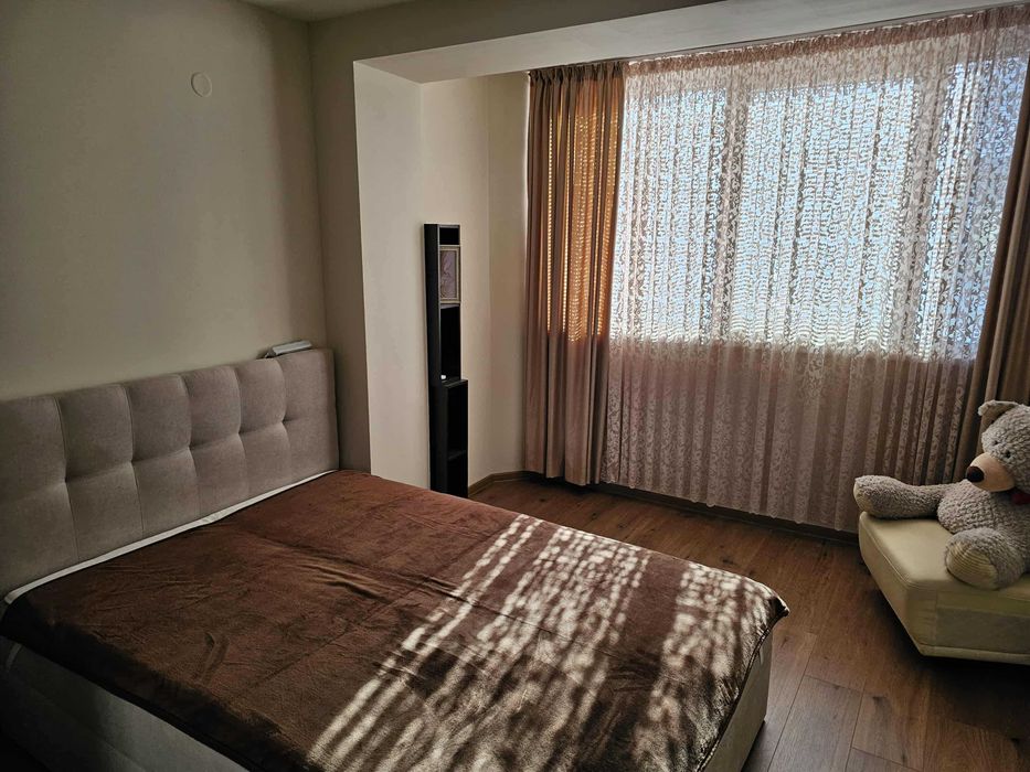 Дава се под наем Тристаен апартамент в Варна, Червен площад - 105 кв.м за 997.05 € - Снимка #18