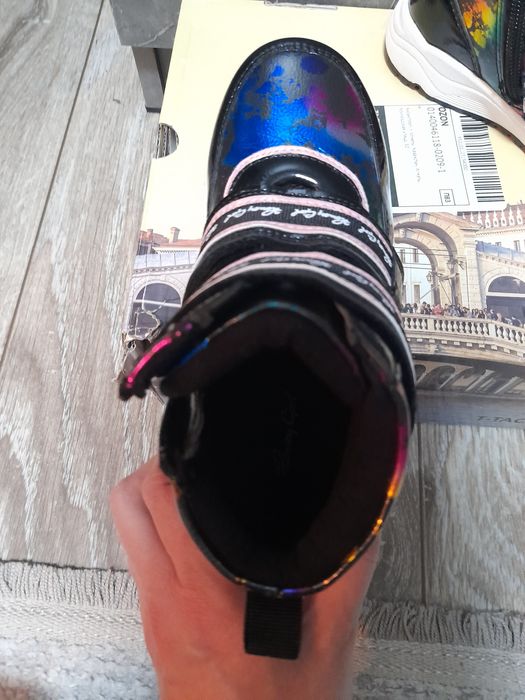 Новые демисезонные ботинки на девочку