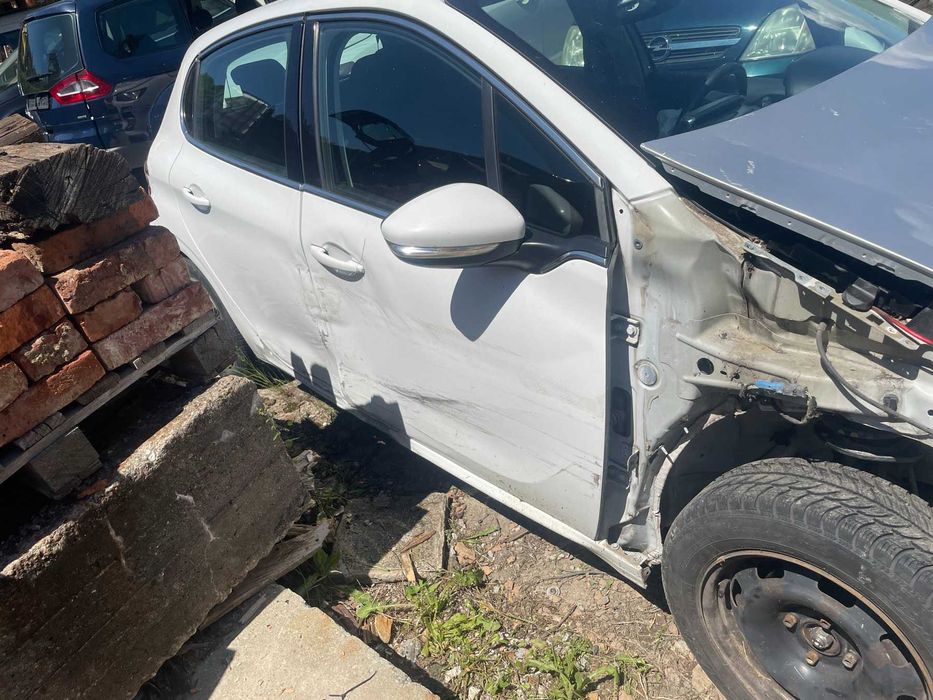 Peugeot 208 1.4 E HDI / Пежо 208 ЕХДИ 2012 година на части
