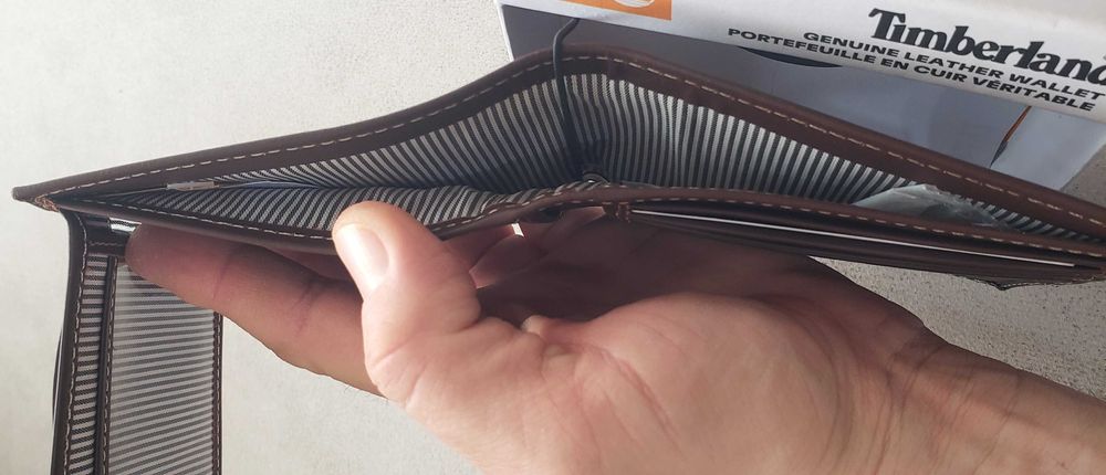Нов, мъжки портфейл Timberland